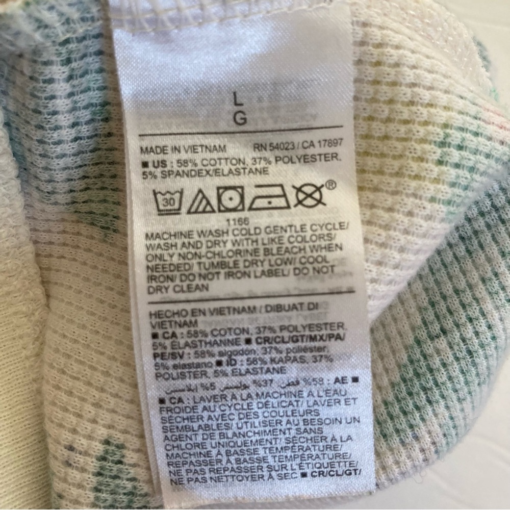 Old Navy / Christmas tree thermal pajamas - Picture 13 of 13